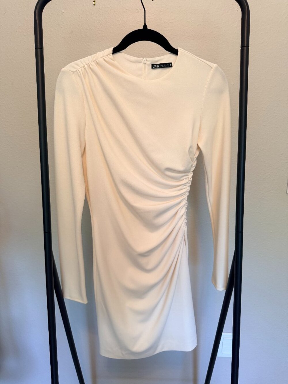 LIKE NEW Zara Short Dress with Side Ruching Ivory Size S